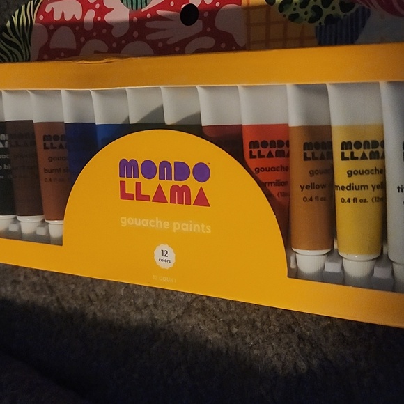Mondo Llama Gouache 12 Color Paint Set - Picture 2 of 6
